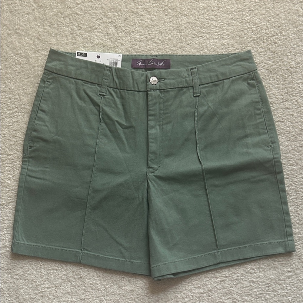 Ladies Gloria Vanderbilt Pintuck Short